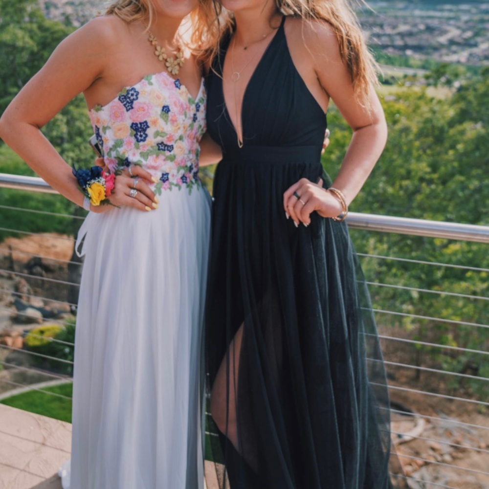 BLACK deep v-neck PROM dress, tulle layering with two slits at the legs.